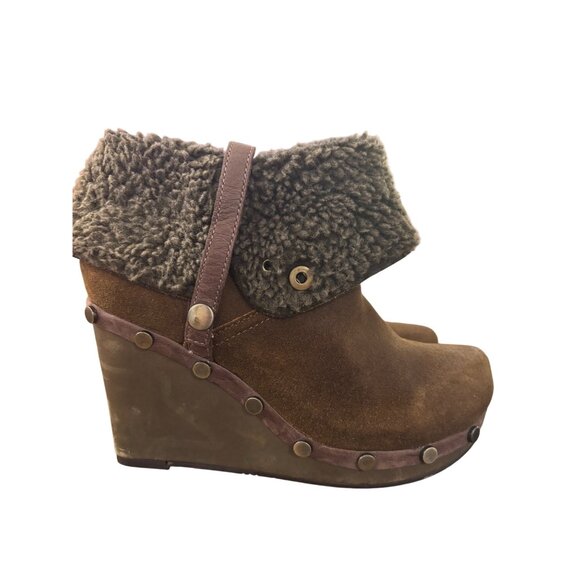 OTBT Arvin Suede Wedge Ankle Boots With Faux Fur Cuffs & Stud Accents - Picture 3 of 14